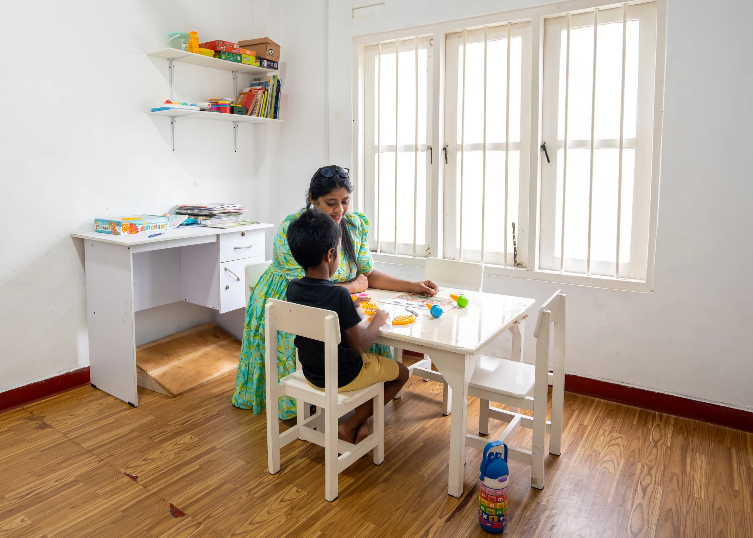 One-to-one speech therapy through play