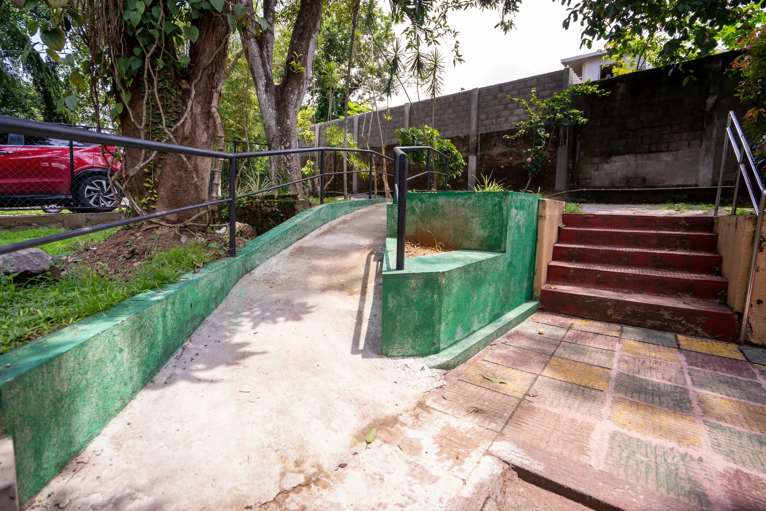 Wheelchair-accessible entrance ramp